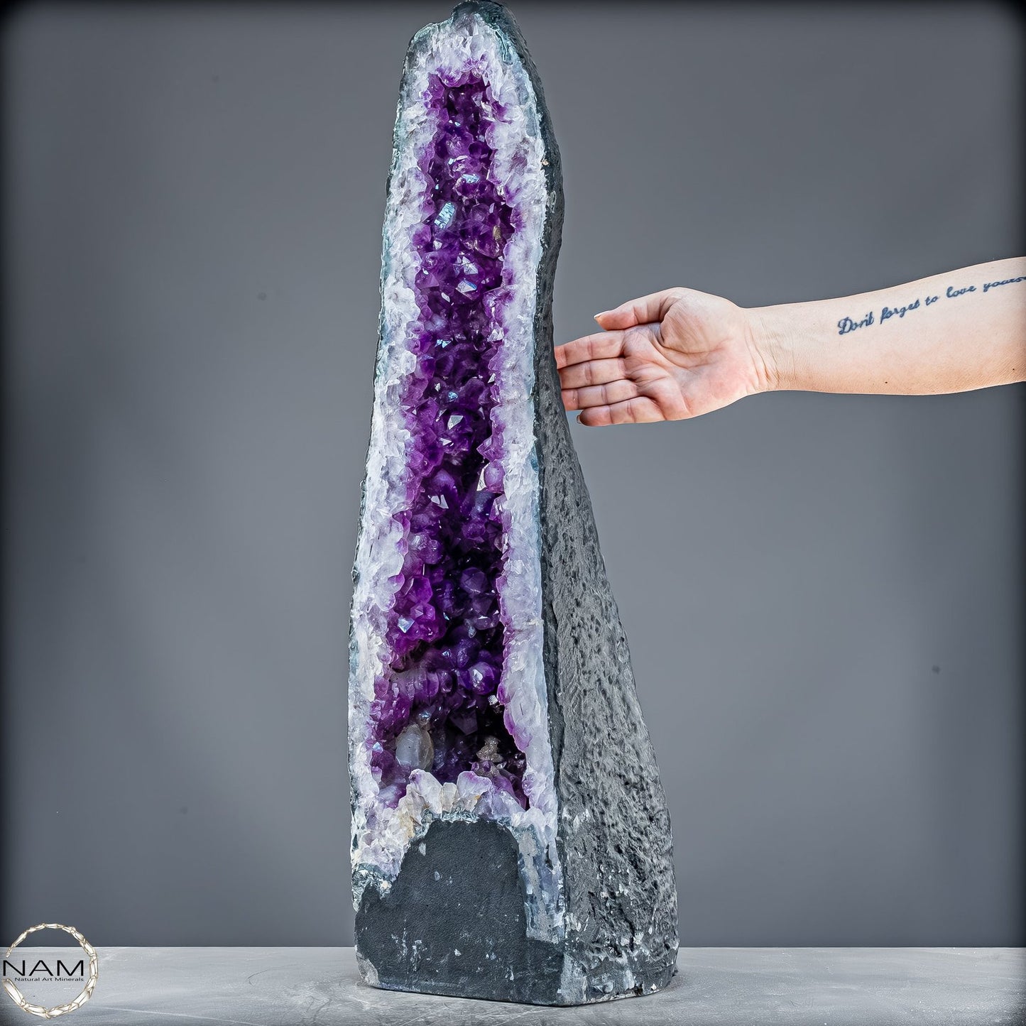 Amethyst-Druse–Naturkunst voller Kristallenergie- 26510,22g