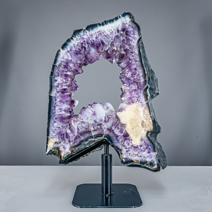 Amethyst-Calcit Scheibe auf Ständer - 11986,75g