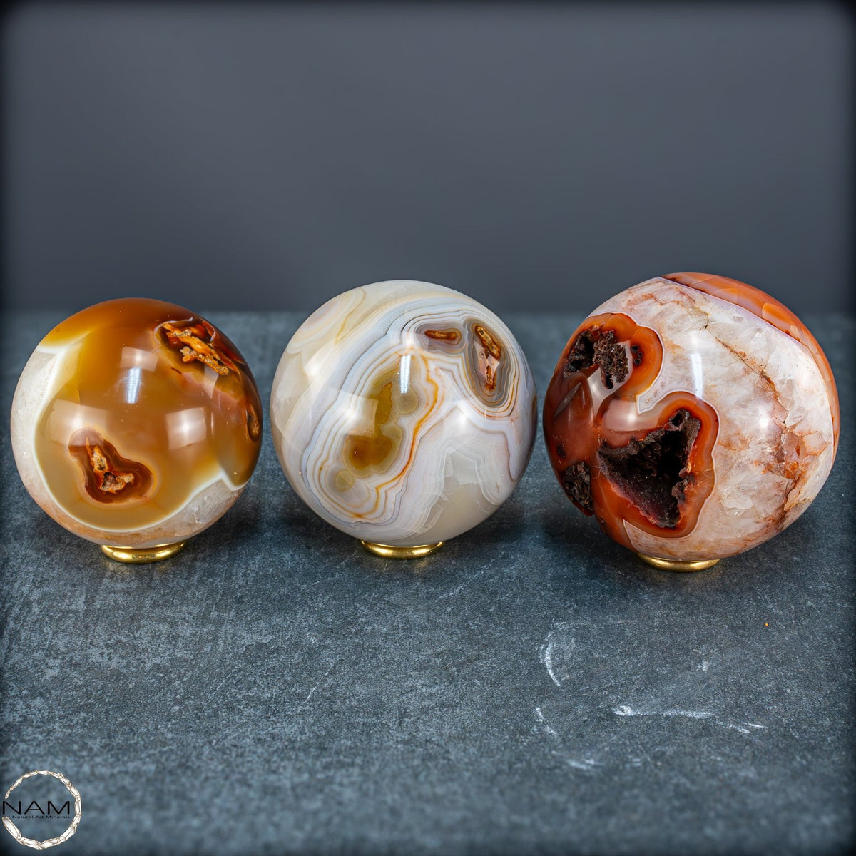 Carneol-Kugel-Set – Drei einzigartige Naturkunstwerke - 2017,52g