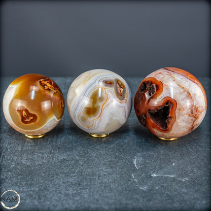 Carneol-Kugel-Set – Drei einzigartige Naturkunstwerke - 2017,52g