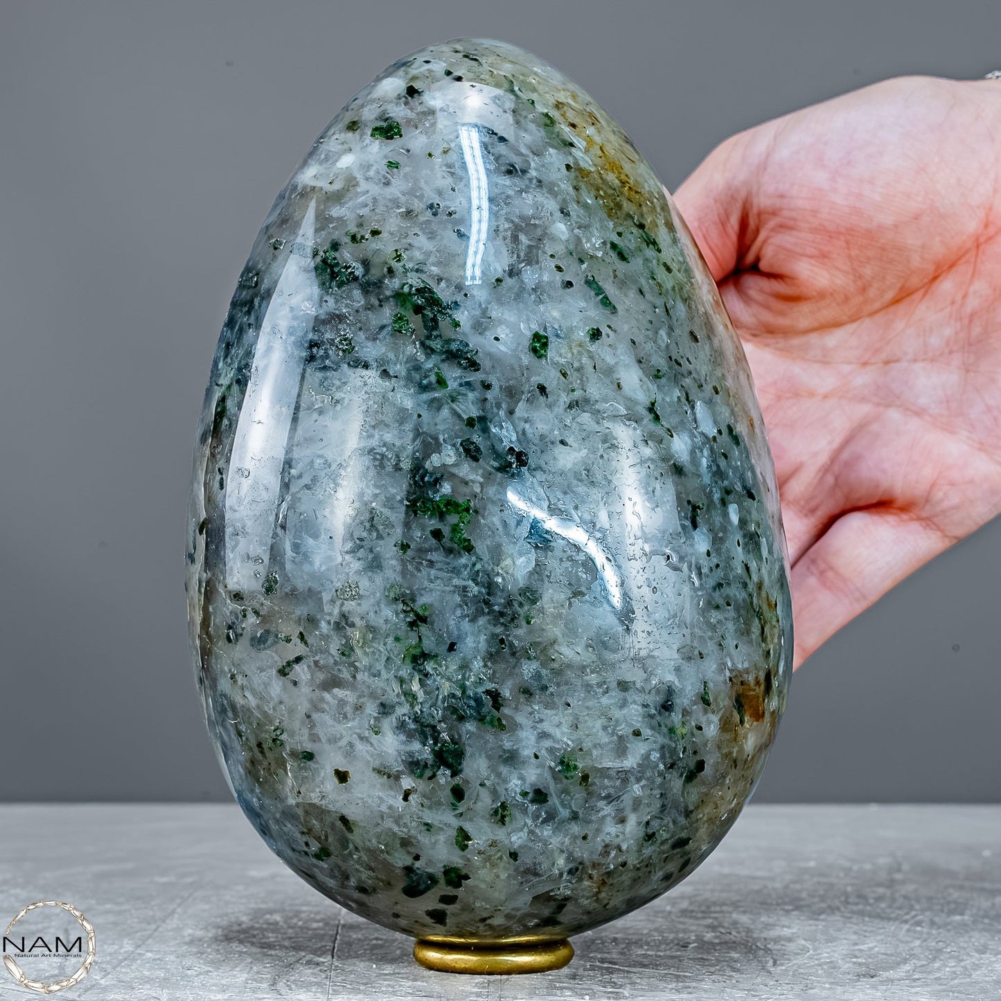 Grüner Turmalin in Quarz Ei aus Brasilien -2190,36g