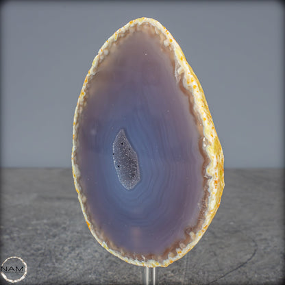 Natürliche Achat Druse mit Chalcedon auf Ständer, Brasilien - 424,14g