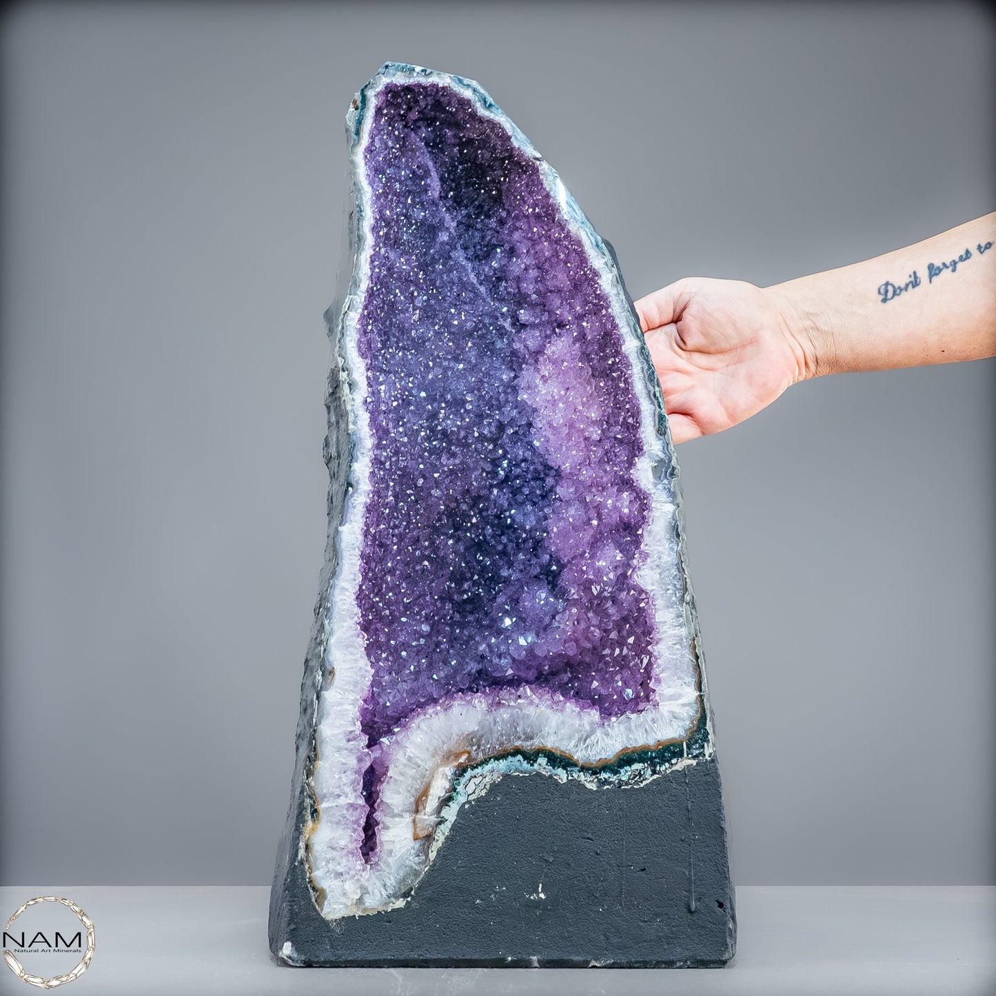 Natürliche Intensive Amethyst-Achat-Kristall Kathedrale/Druse - 20990,55g