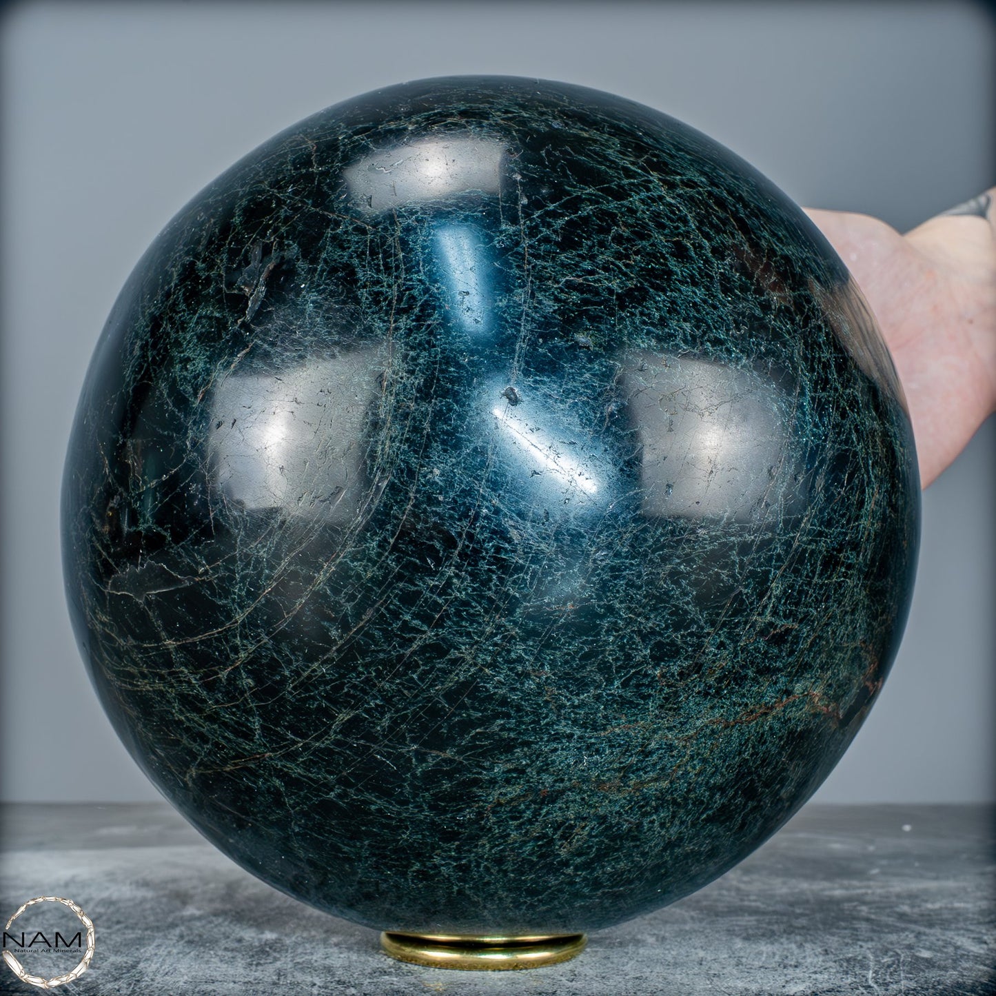 Grünschwarze Turmalin Kugel – Kraftvolle Eleganz der Natur - 9705,94g
