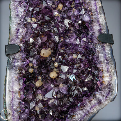 Natürliche Amethyst-Kristalle/Druse auf Ständer - 28407,26g