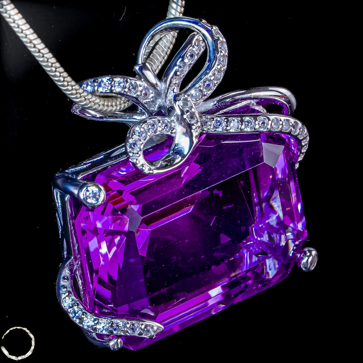 Amethyst-Anhänger – ein Meisterwerk aus Licht, Tiefe und Eleganz  8,00g 40ct