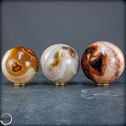 Carneol-Kugel-Set – Drei einzigartige Naturkunstwerke - 2017,52g