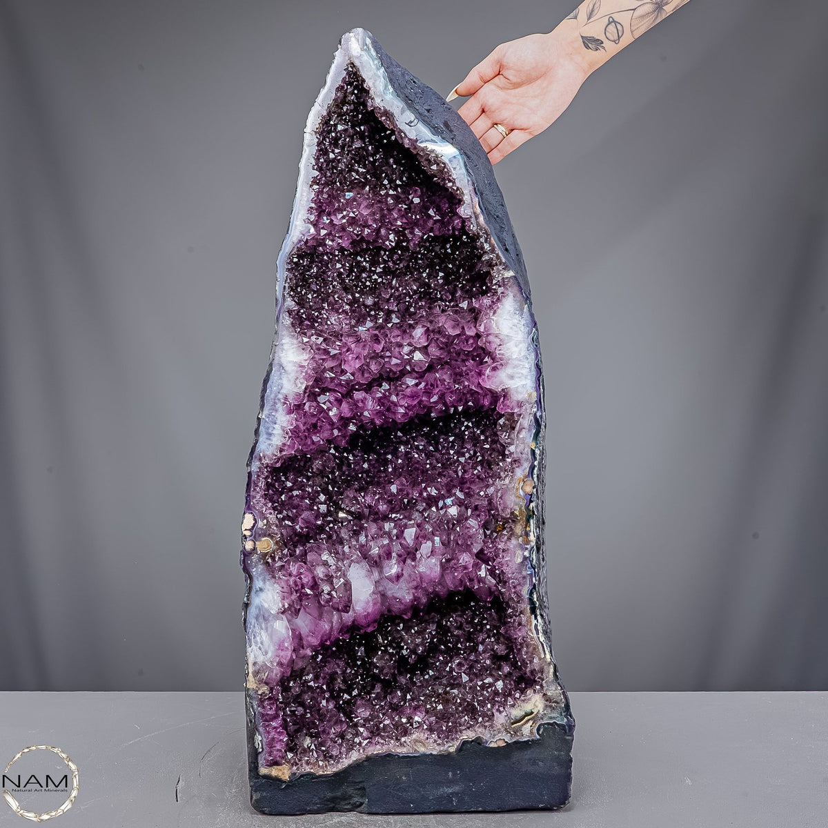 Amethyst-Druse–Naturkunst voller Kristallenergie- 41568,29g