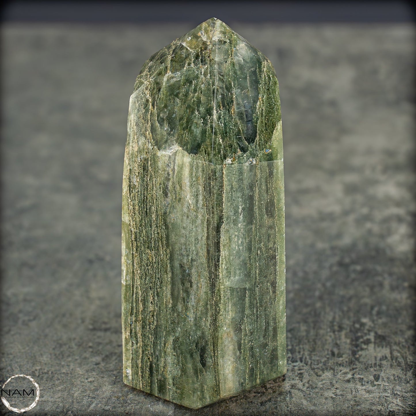 Natürliche Grüne-Quarzkristall Obelisk aus Brasilien - 675,38g