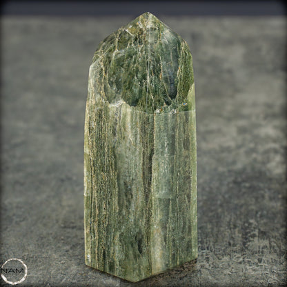 Natürliche Grüne-Quarzkristall Obelisk aus Brasilien - 675,38g