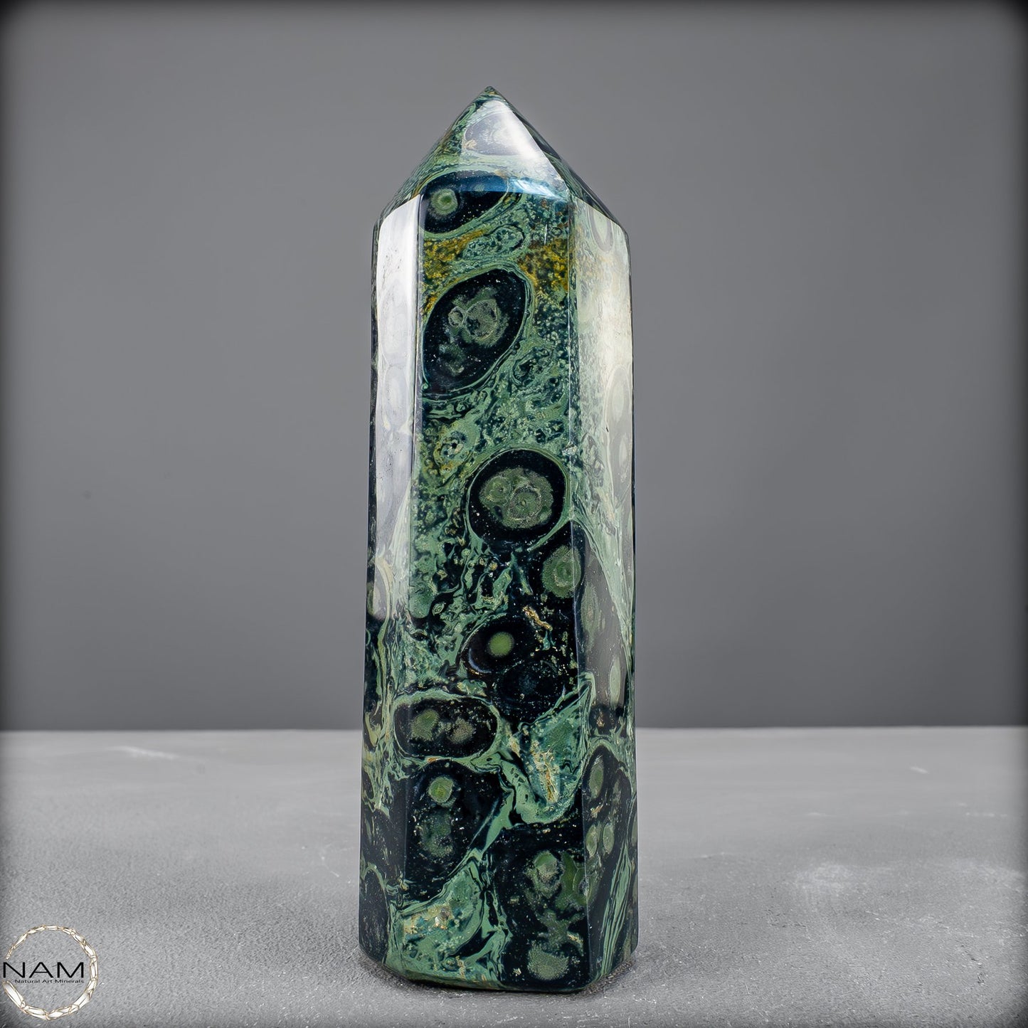 Natürlicher  Kambaba-Jaspis Obelisk -536,69g