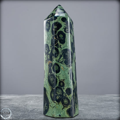 Natürlicher  Kambaba-Jaspis Obelisk - 588,16g