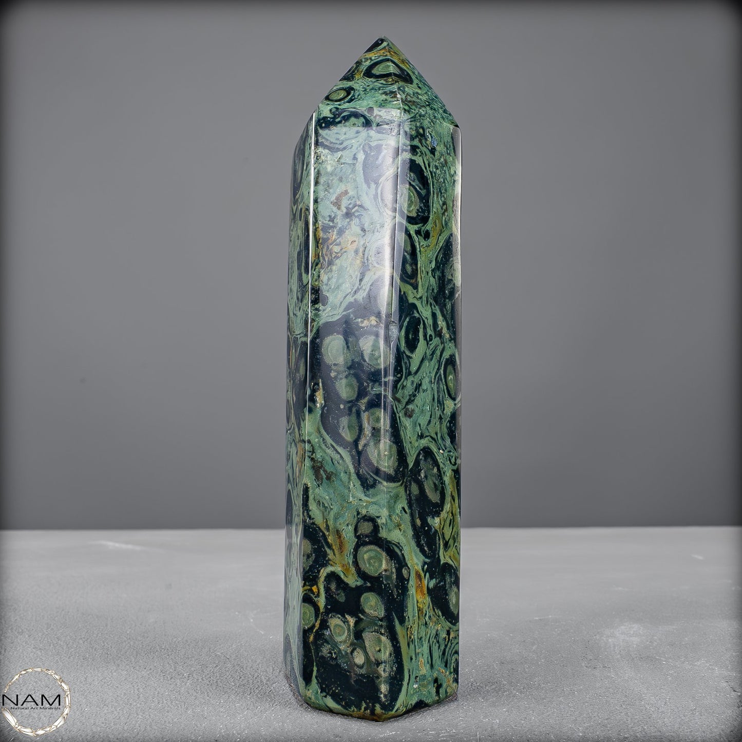Natürlicher  Kambaba-Jaspis Obelisk -536,69g