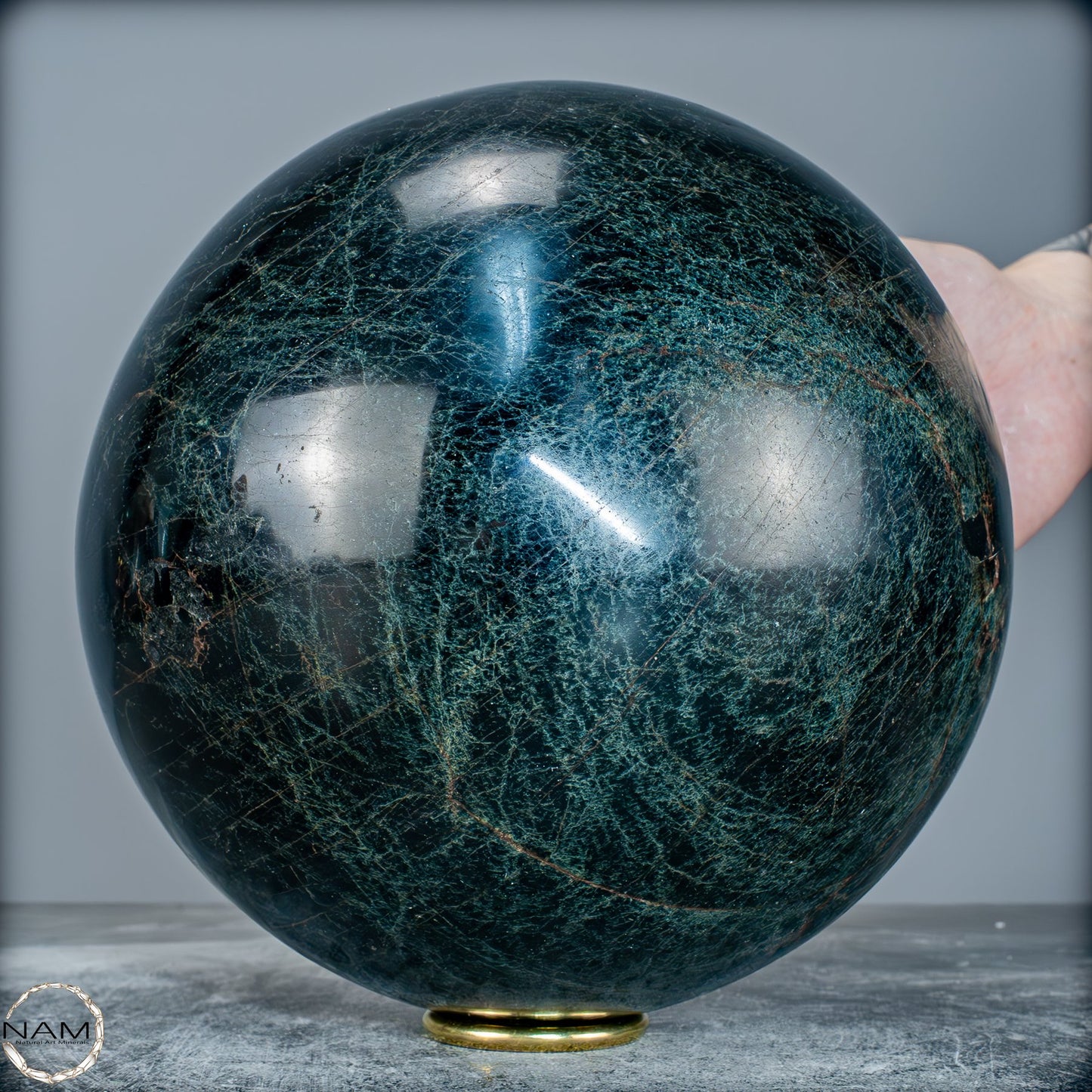 Grünschwarze Turmalin Kugel – Kraftvolle Eleganz der Natur - 9705,94g