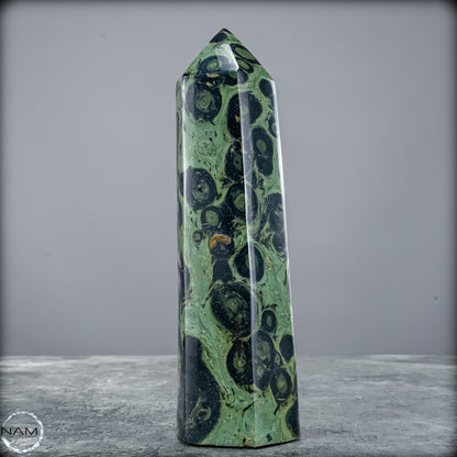 Natürlicher  Kambaba-Jaspis Obelisk - 588,16g