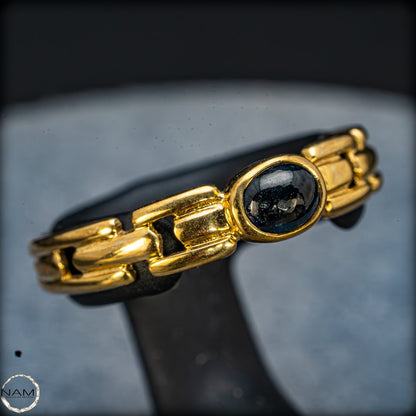 Exklusiver 333er Goldring mit tiefblauem Saphir-Cabochon  - 7,4ct