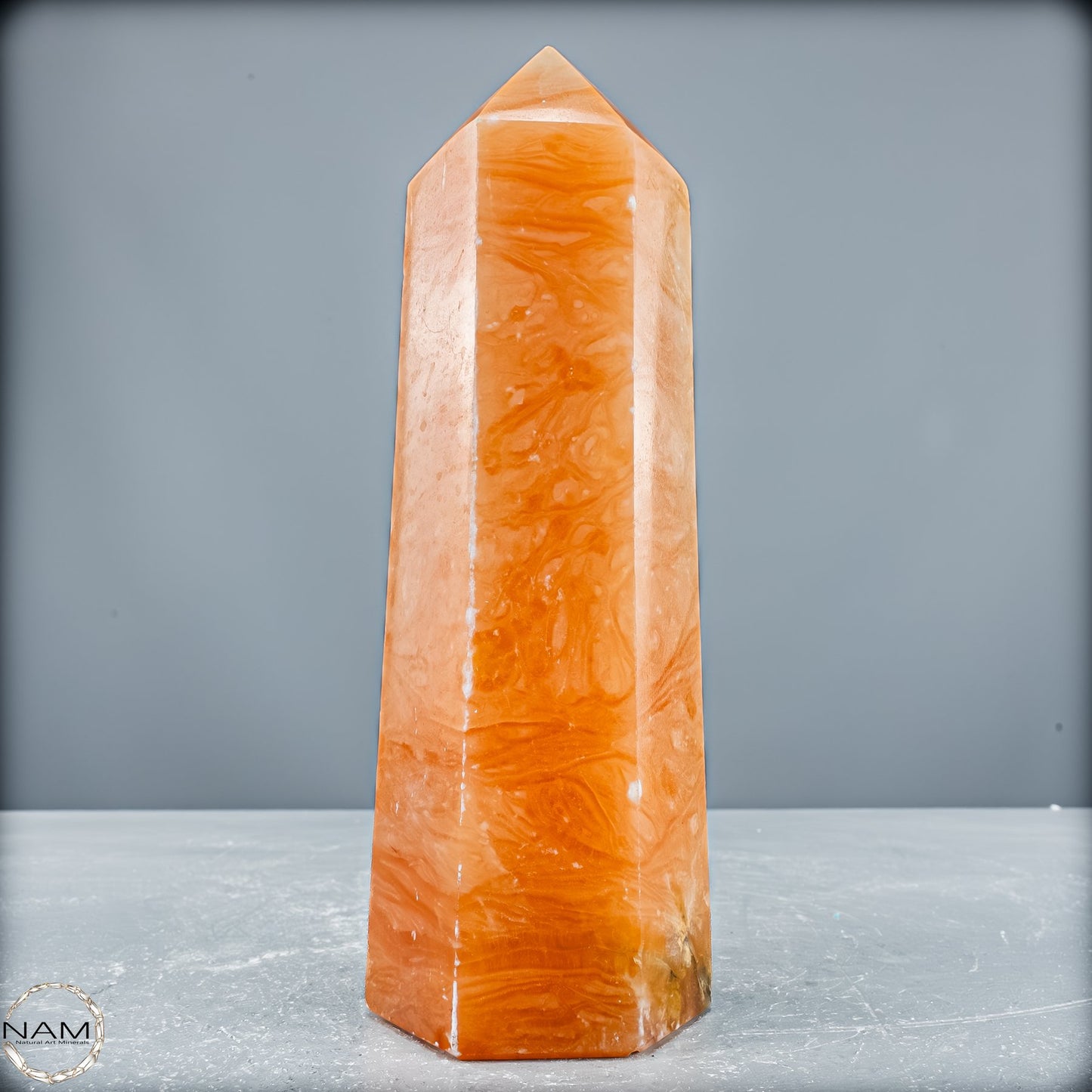 Natürlicher Orangencalcit Kristall-Obelisk - 897,56g