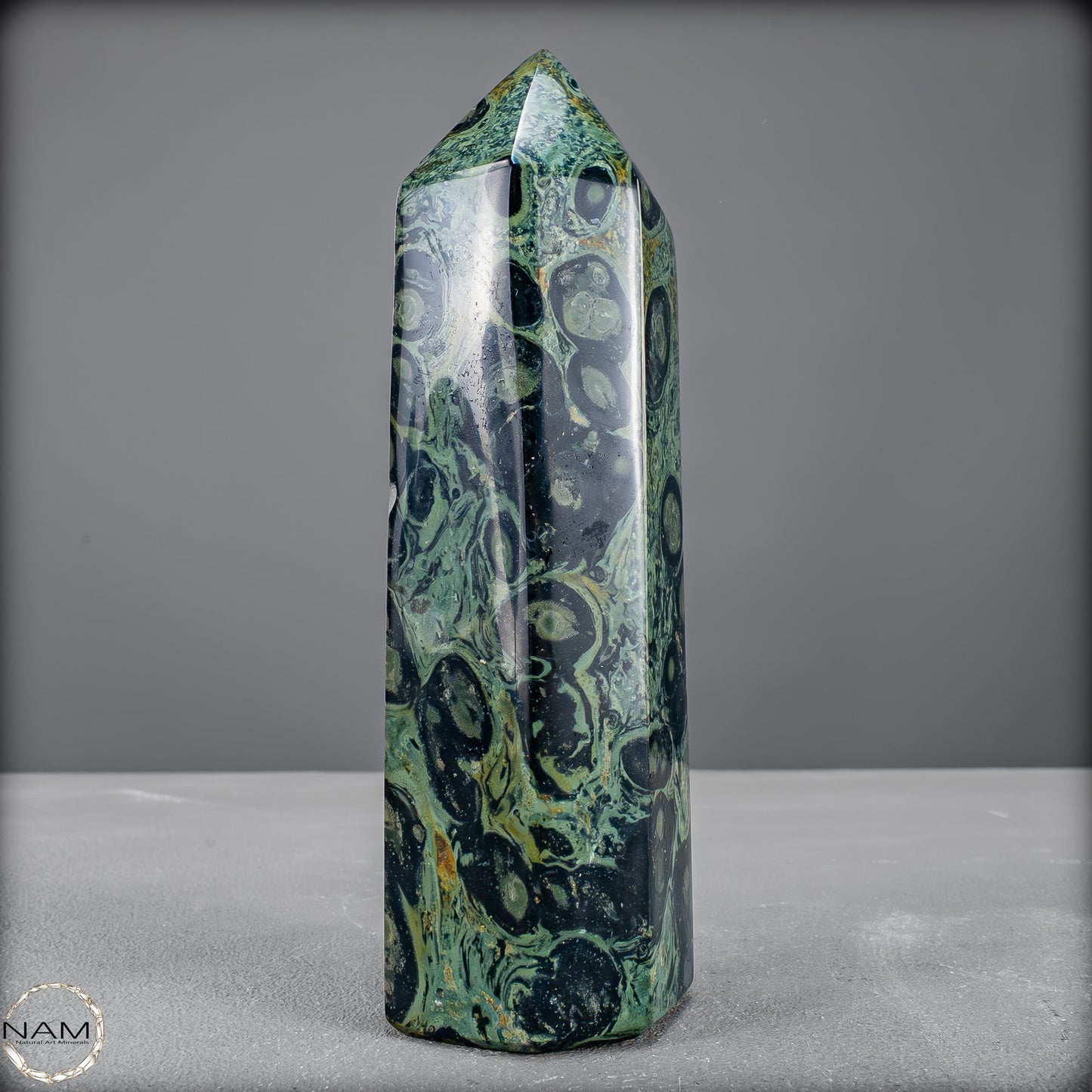 Natürlicher  Kambaba-Jaspis Obelisk -536,69g