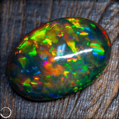 Großer AAA+ Schwarzer Opal Cabochon - 24.3 ct - 4.86 g