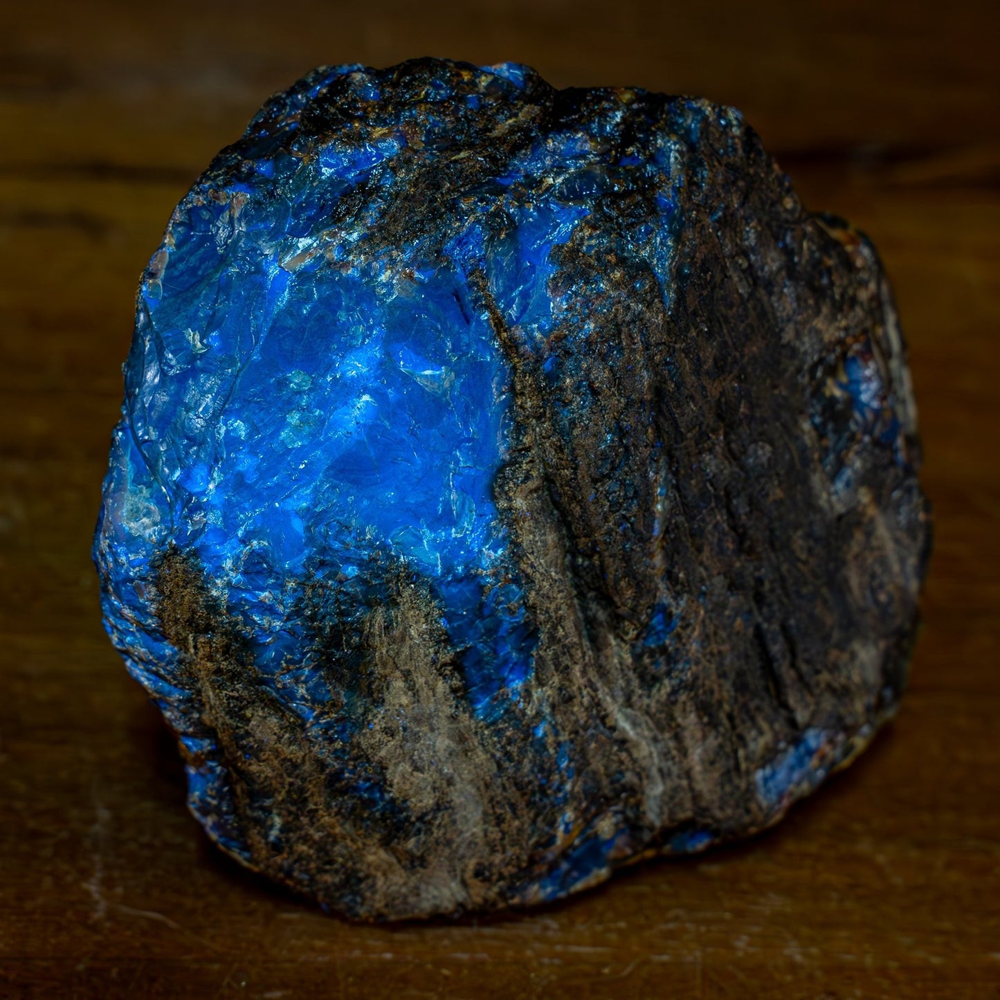 Naturlicher Blau-Roter Bernstein aus Indonesien - 333,29g