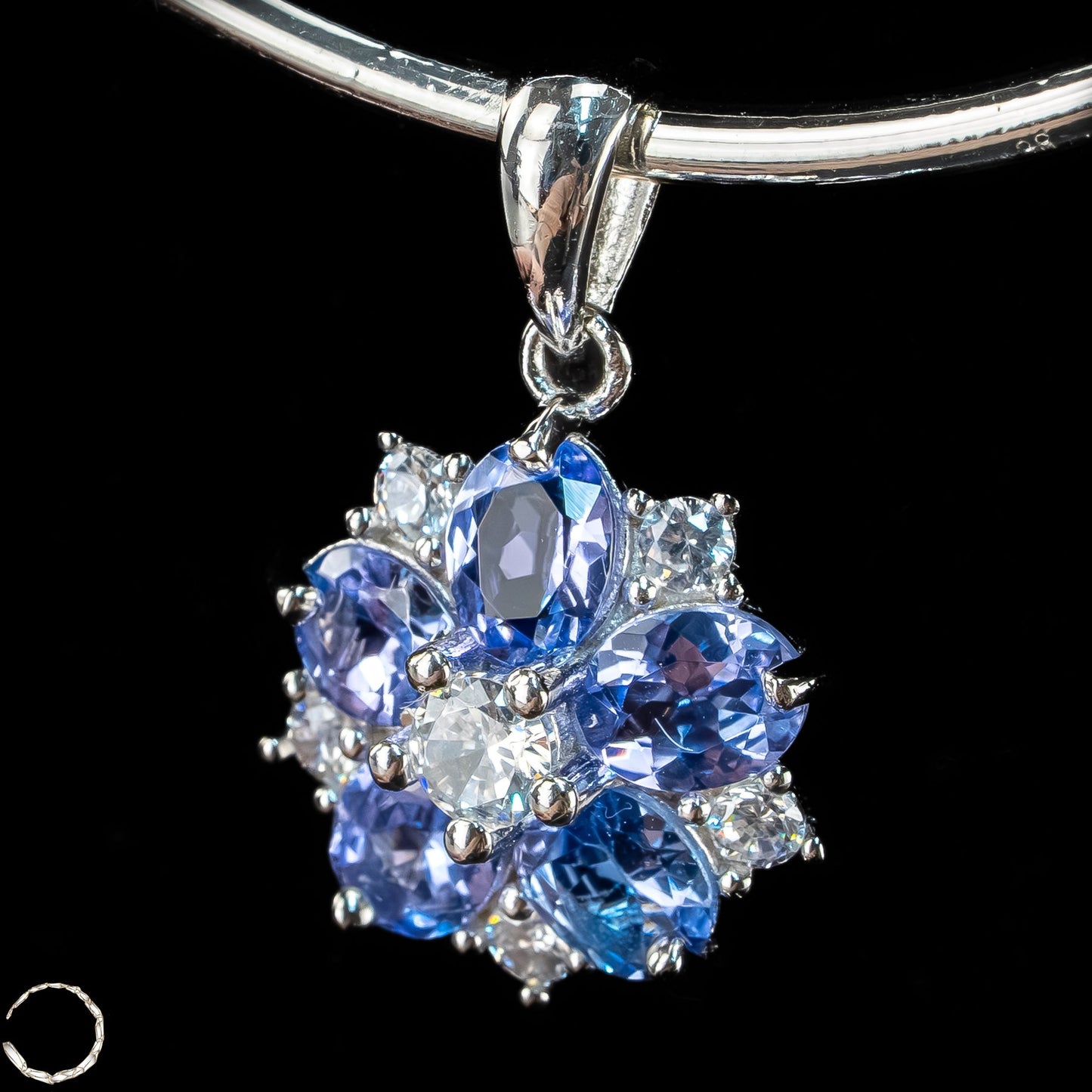 Königliches Blau – Edler Saphir-Anhänger aus 925er Silber -1,64g 8,2ct
