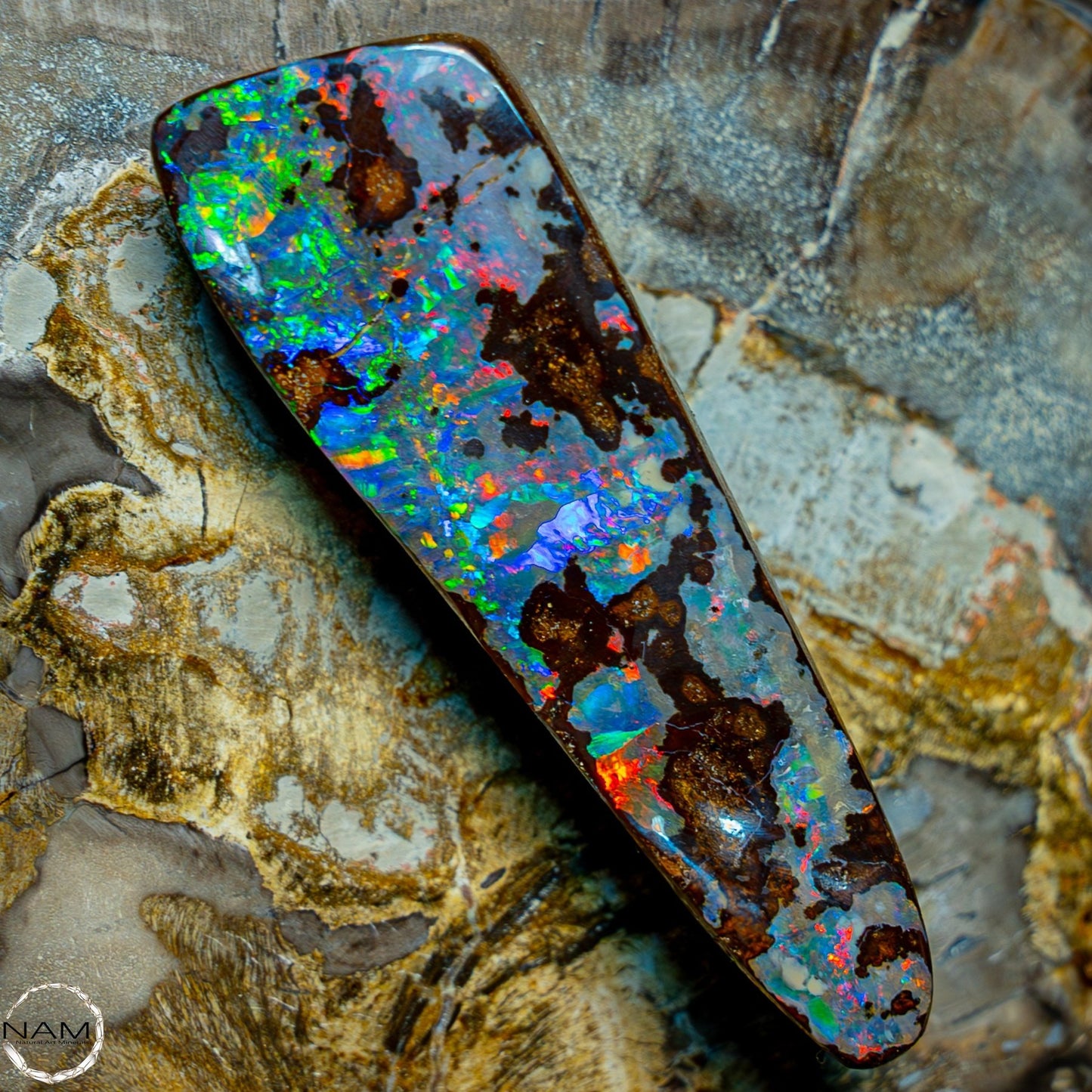 Natürlicher AAA+ Boulder Opal aus Australien Edelsteinqualität - 14,846g