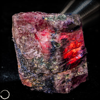 Seltener Padparadscha Farbener Saphirkristall auf Matrix aus Tansania -  21,07g