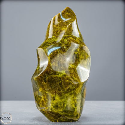 Natürliche Grüner Opal-Kristall Flamme - 894,74g