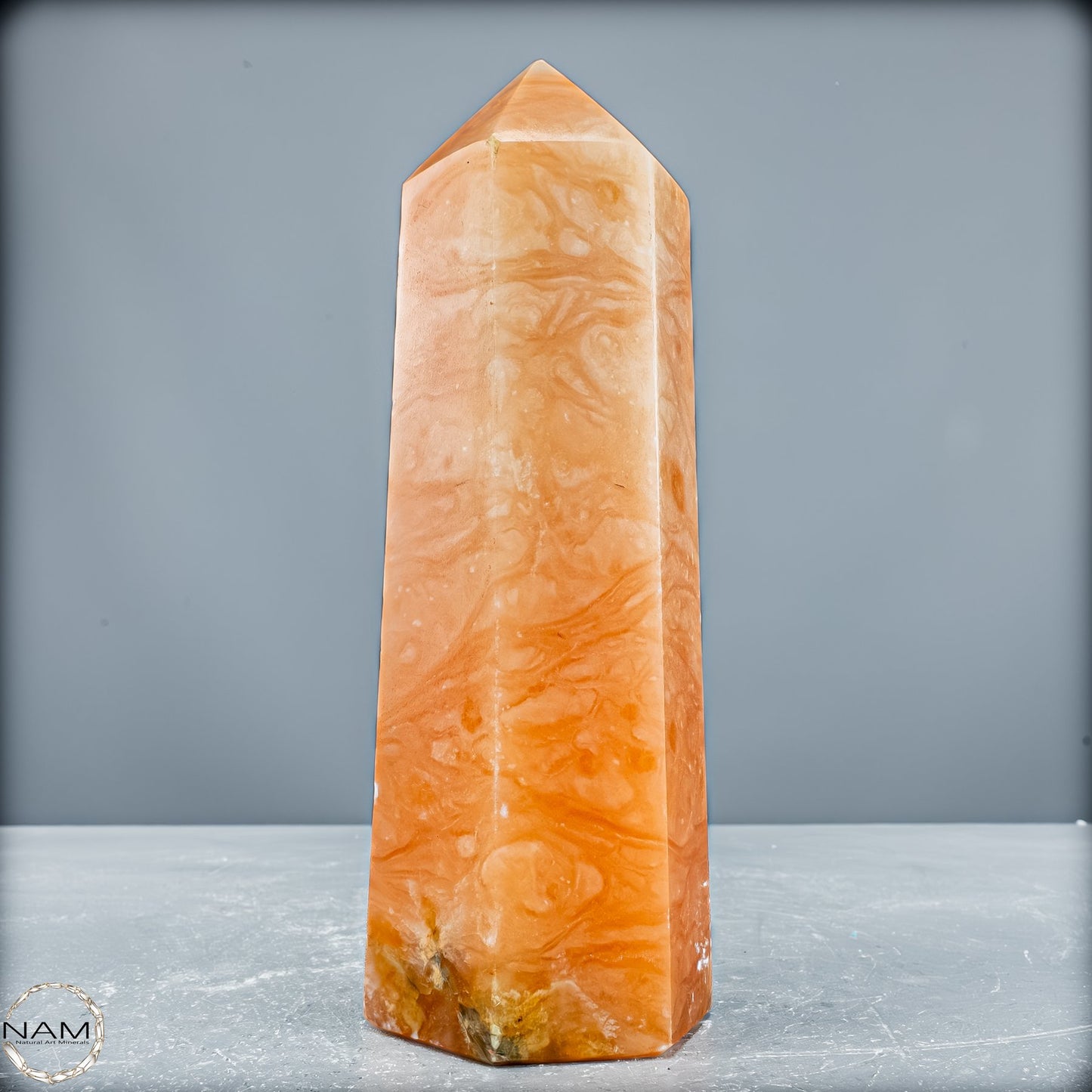Natürlicher Orangencalcit Kristall-Obelisk - 897,56g