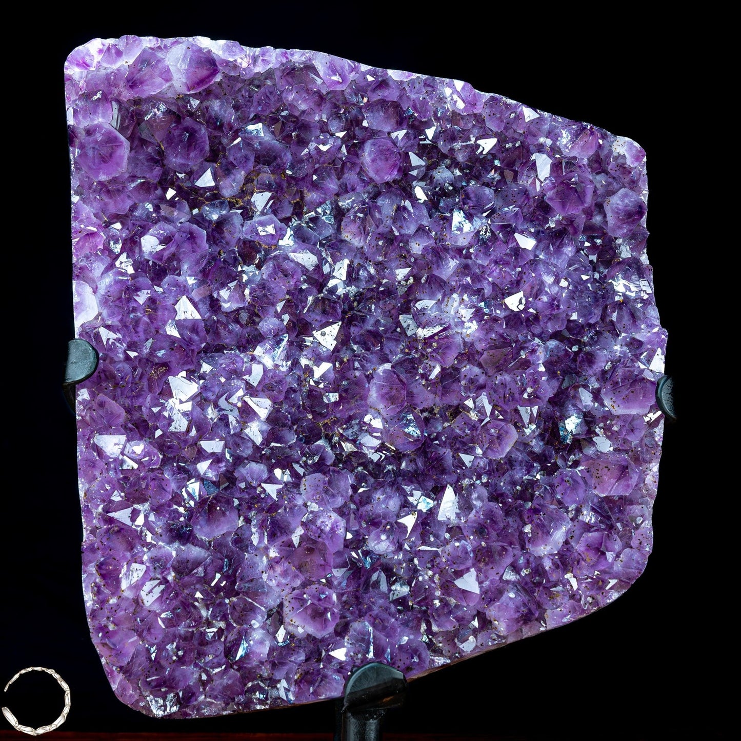 Natürliche Amethyst-Kristalle/Druse auf Ständer - 20956,11g