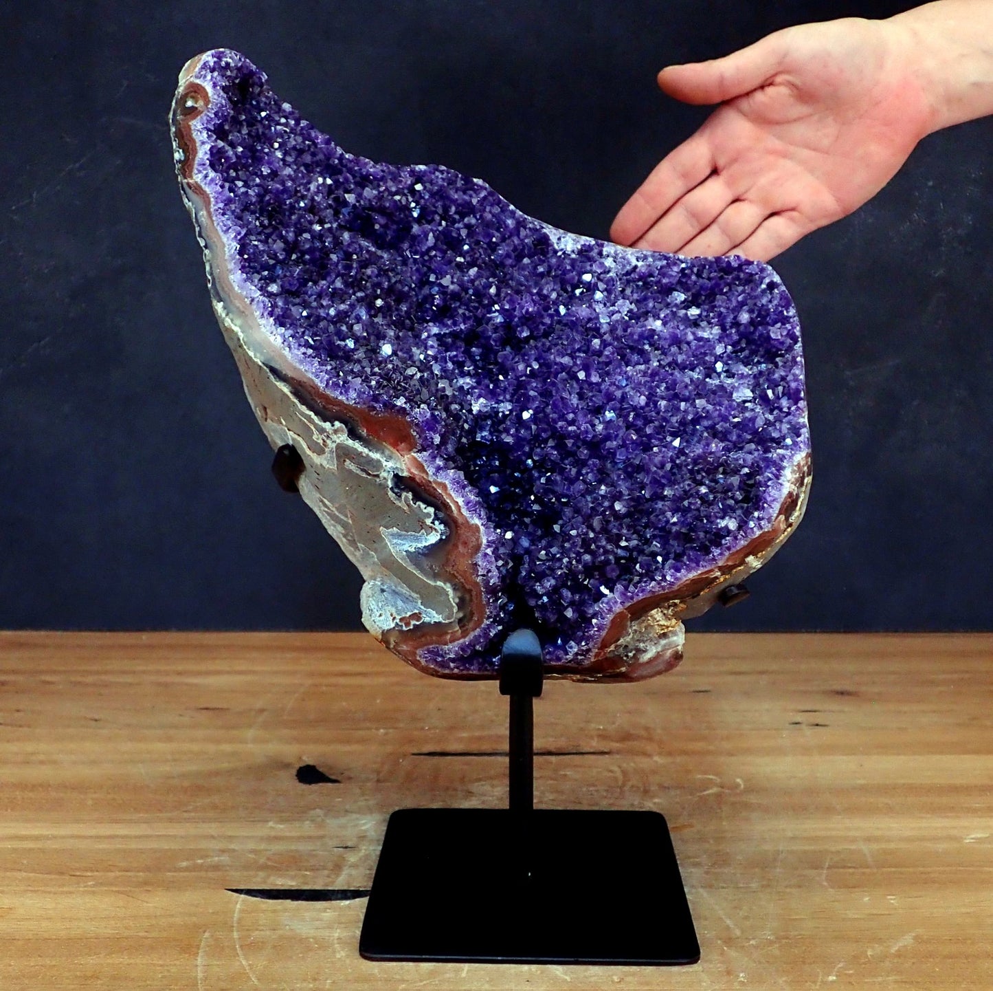 Wunderschöner Amethyst auf Ständer - 8992,47g