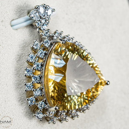 Citrin Anhänger aus 925er Silber Strahlende Eleganz 7,57g 37,85ct