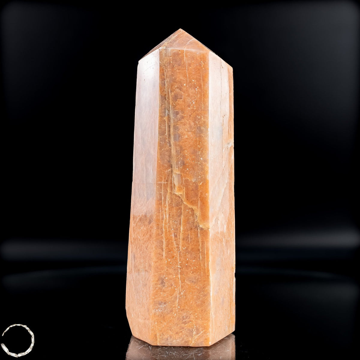 Pfirsich-Mondstein Obelisk - 907,56g