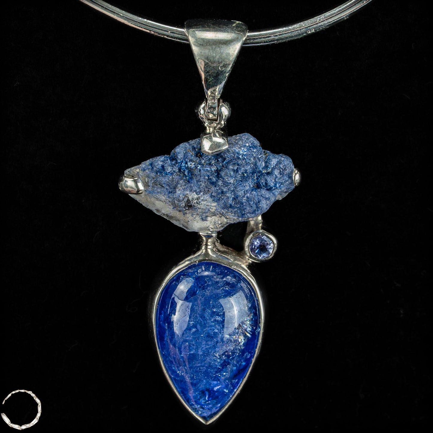Einzigartiger Tansanit-Anhänger – rohe Eleganz trifft tiefes Blau - 43,15ct