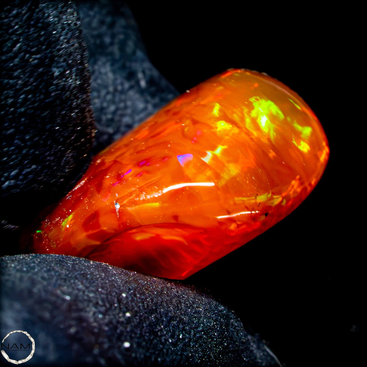 Seltener  Mexikanischer Feuer-Opal,  3,09g 15,45ct