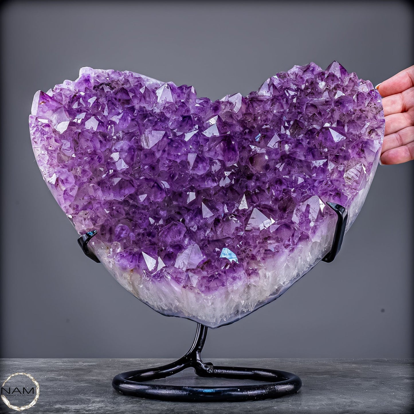 Natürlicher Amethyst-Herz Druse auf Ständer –7558,16g