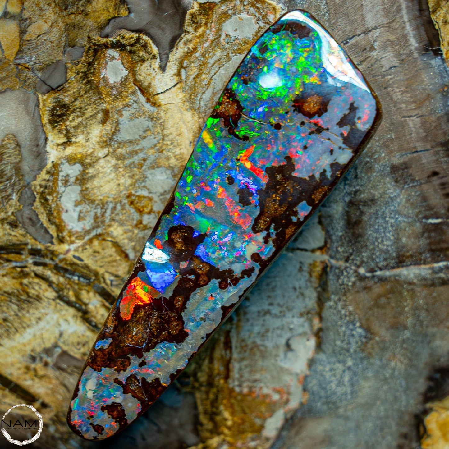 Natürlicher AAA+ Boulder Opal aus Australien Edelsteinqualität - 14,846g