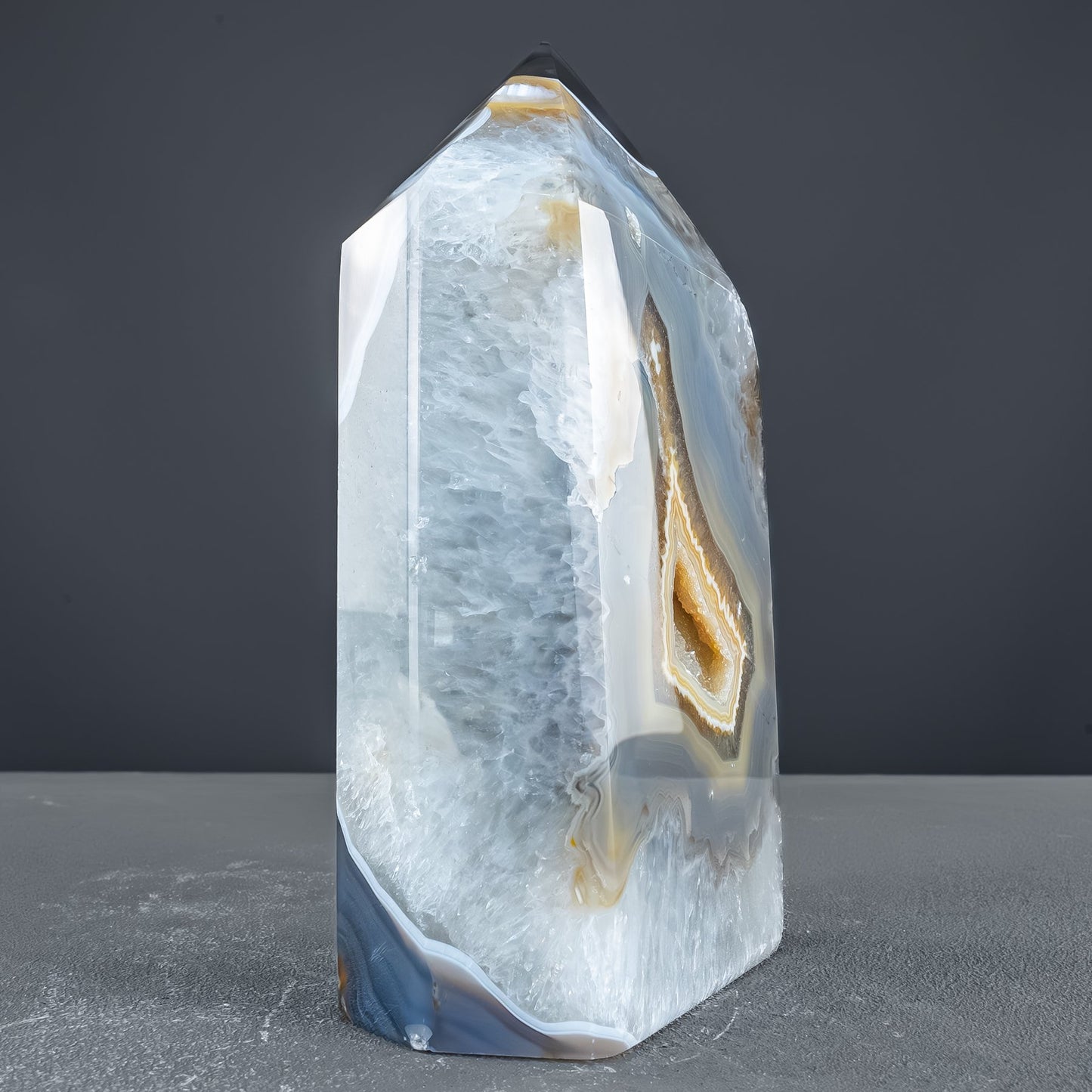 Natürlicher Achat-Kristall Obelisk mit Druse - 1975,61g