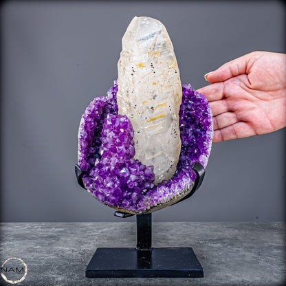 Perfekter  Amethyst mit Calcit kristallen auf Ständer, Uruguay - 3654,48g