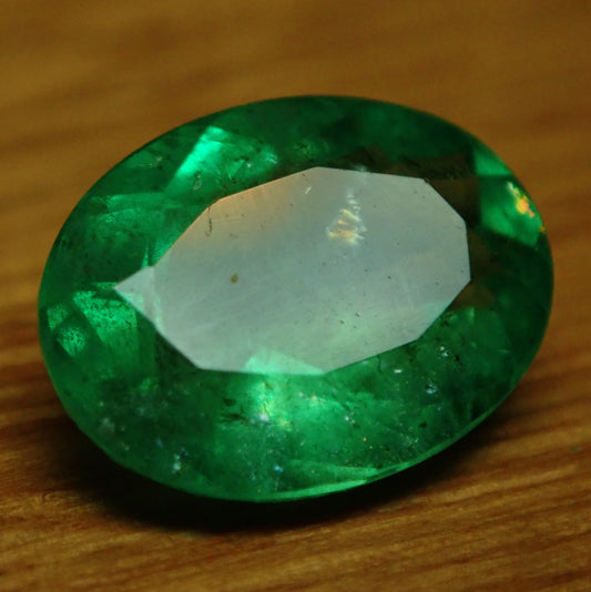 Facettierter Grüner Smaragd aus Kolumbien, 2.07 ct - 0,414g - 10,41 x 7,78 x 4,43mm