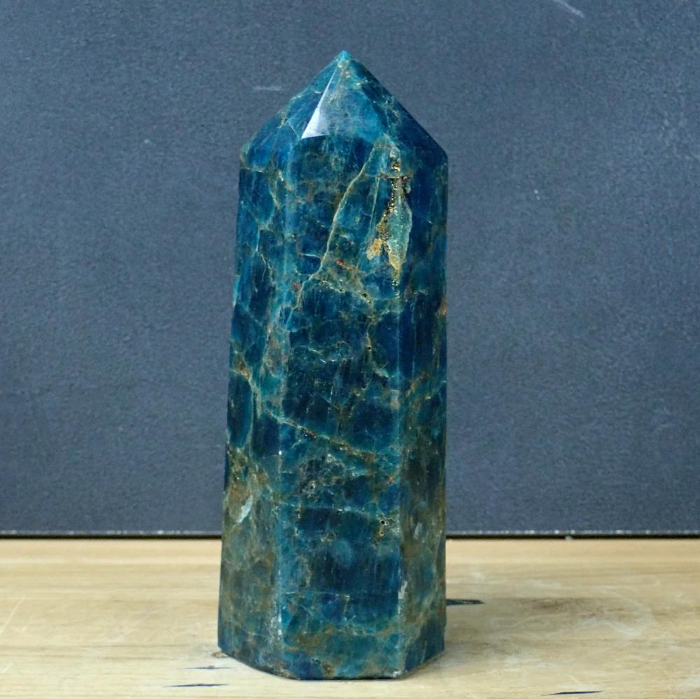 Blauer Apatit Obelisk, 150 x 55 x 50 mm, 731g