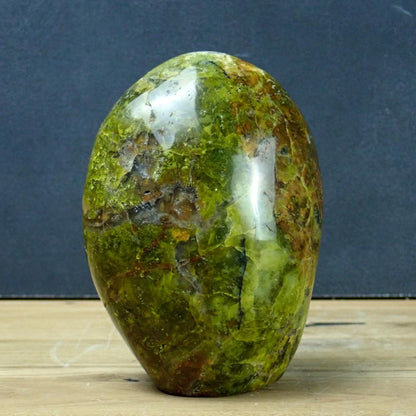 Grüner Opal Freiform, 940g, 130 x 100 x 65 mm