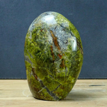 Grüner Opal Freiform, 940g, 130 x 100 x 65 mm