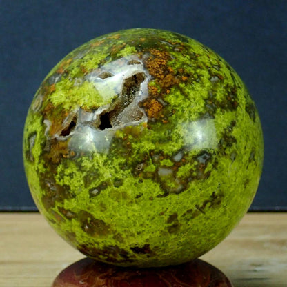 Grüner Opal Kugel, 631g, 80mm