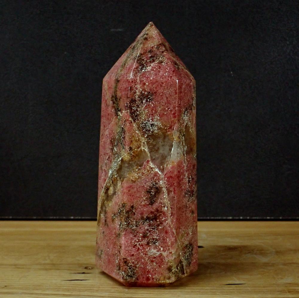 Rhodonit Obelisk - 140x55x55mm, 888g