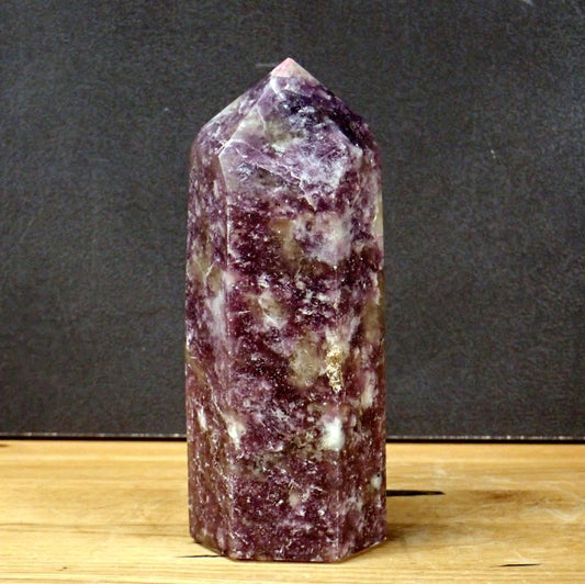 Lepidolith Obelisk, 613g, 140 x 55 x 45mm