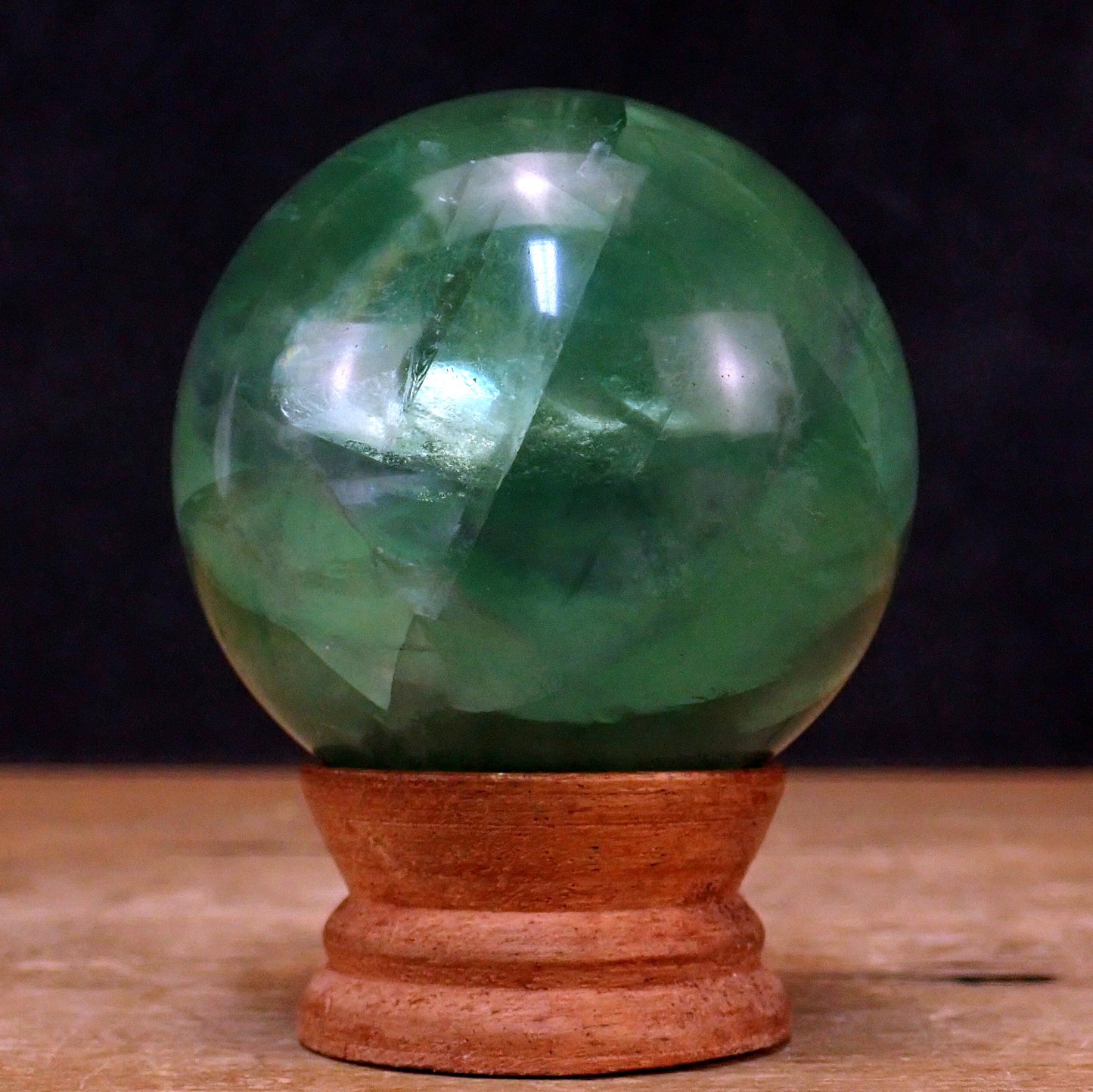 Grüne Fluorit Kugel - 499,72g - 67mm