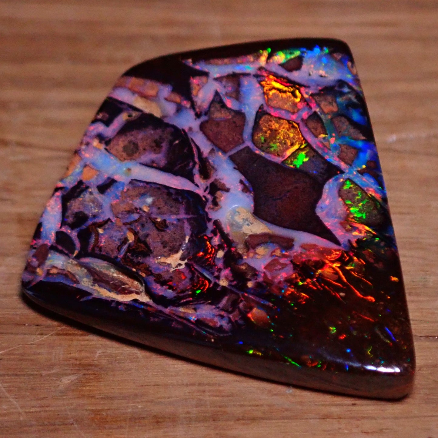 AAA+ Boulder Opal aus Australien, 32.65ct - 6,530g - 35,78 x 32,07 x 4,97mm