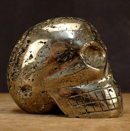 Großer Pyrit Schädel/Totenkopf Skulptur - 2540,45g - 132 x 107 x 82 mm