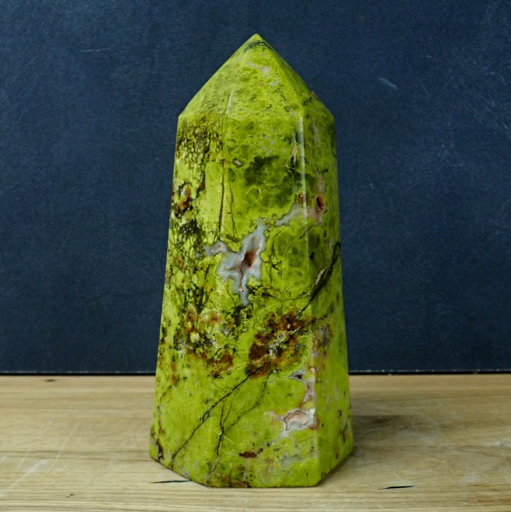 Grüner Opal Obelisk, 1296g